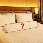 Kenapa Hotel Tidak Pernah Menyediakan Guling? Ternyata Ada Alasannya